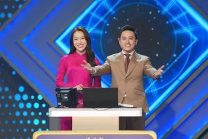 Hình ảnh không lên sóng VTV lộ áp lực của MC Khánh Vy Đường lên đỉnh Olympia