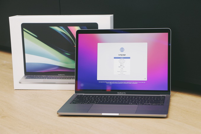 Giá MacBook Pro M2 giảm mạnh ngay khi lên kệ tại Việt Nam